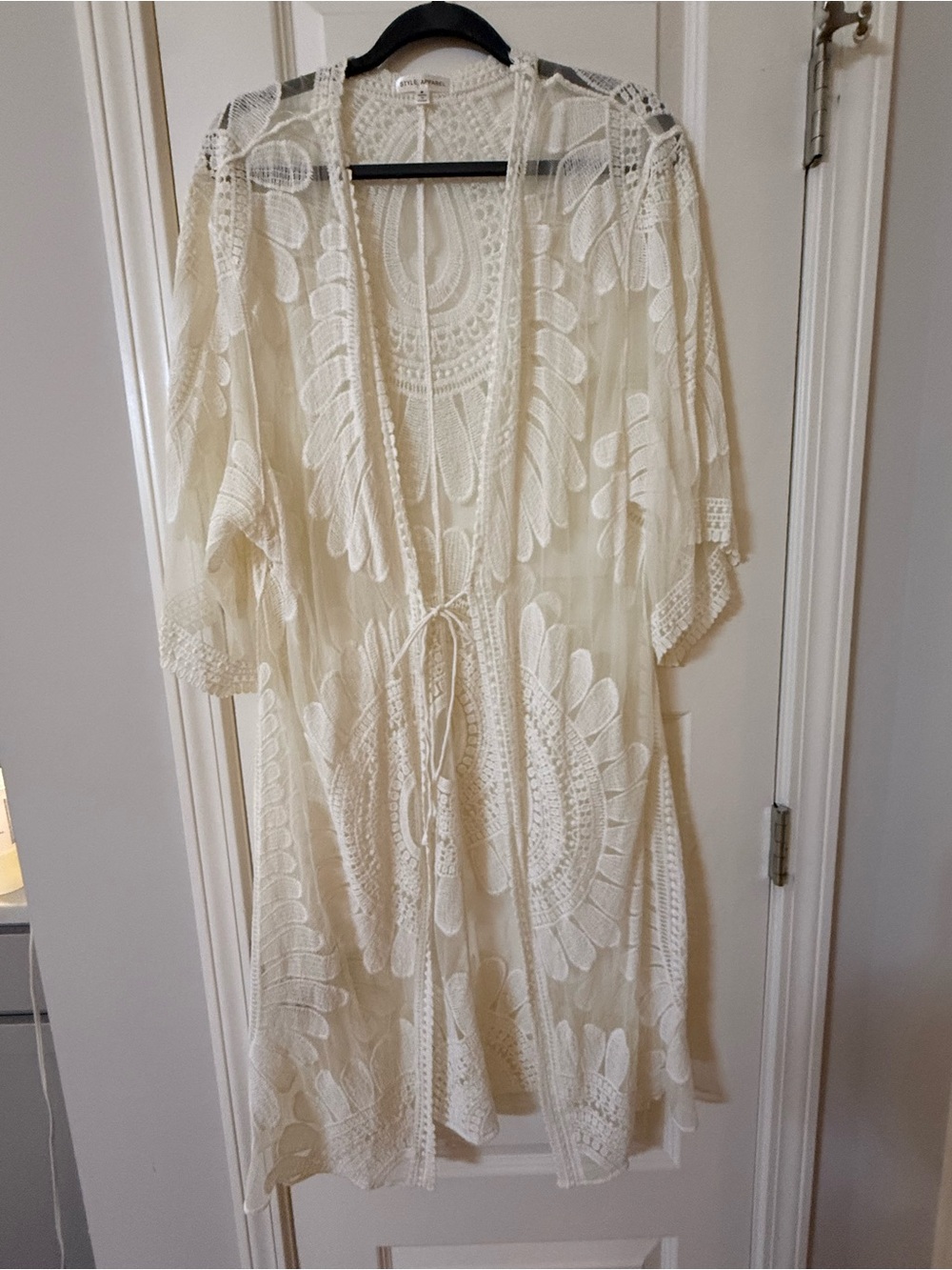 Style Apparel Lace Kimono Cardigan Size Medium Cream